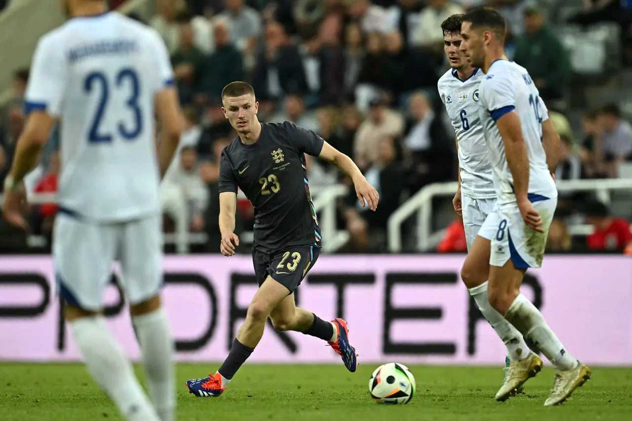 包含葡超赛程吃紧；亚特兰大集结日临场应变；球迷炸锅；轮换策略成焦点的词条